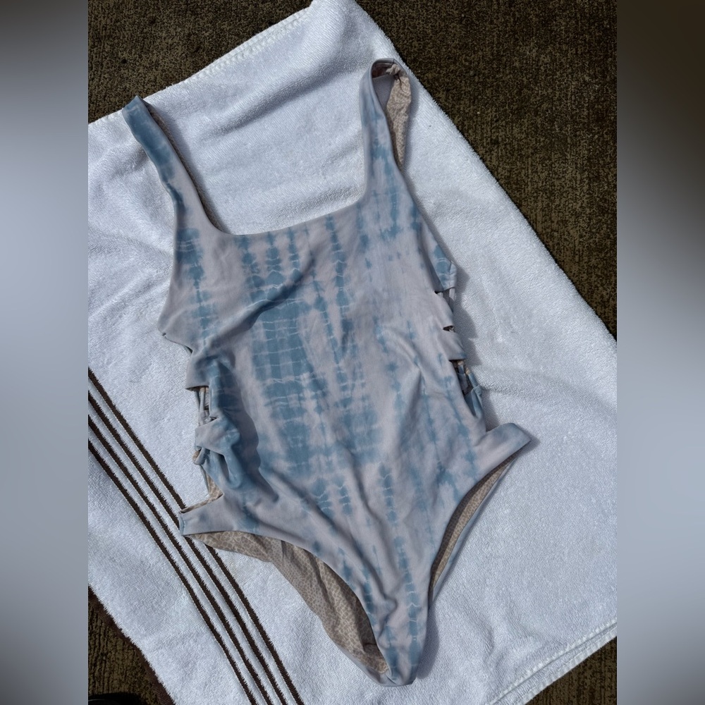 Acacia one-piece
